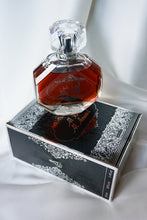 Încarcă imaginea în vizualizatorul Galerie, Parfum Arabesc Al Ishq Al Aswad Unisex
